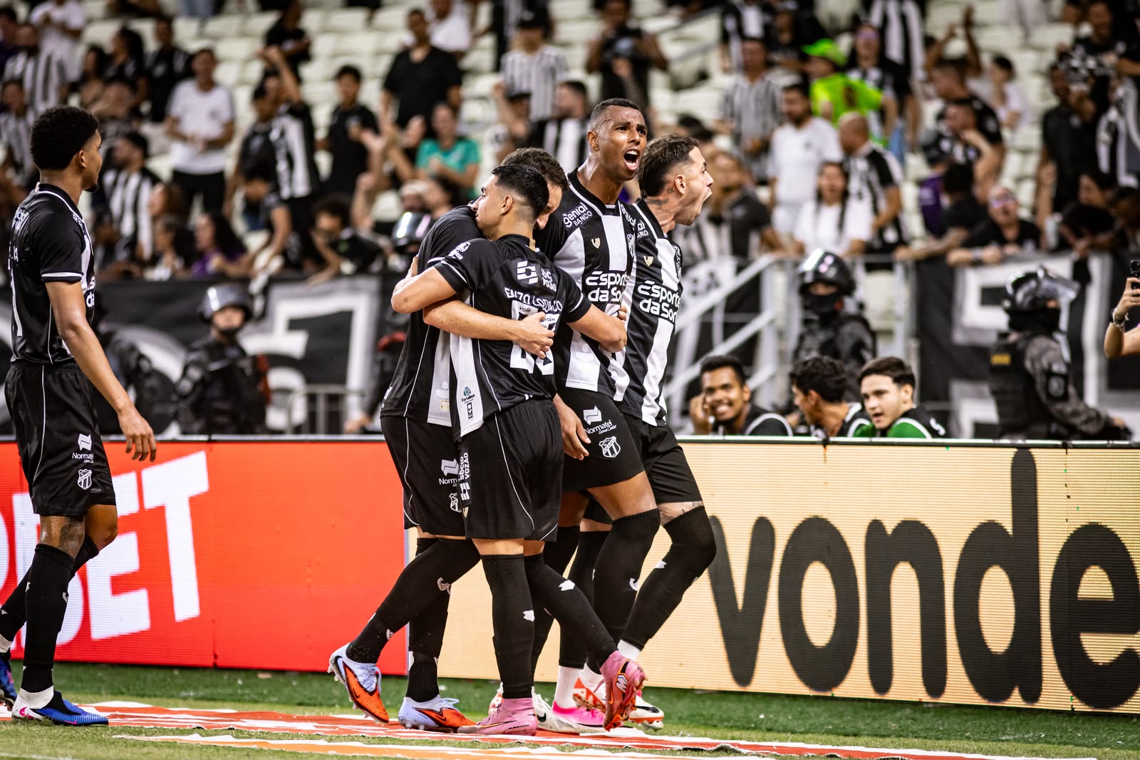 Camp. Brasileiro: Zagueiros marcam e Ceará vence o Londrina por 2 a 1 no Castelão
