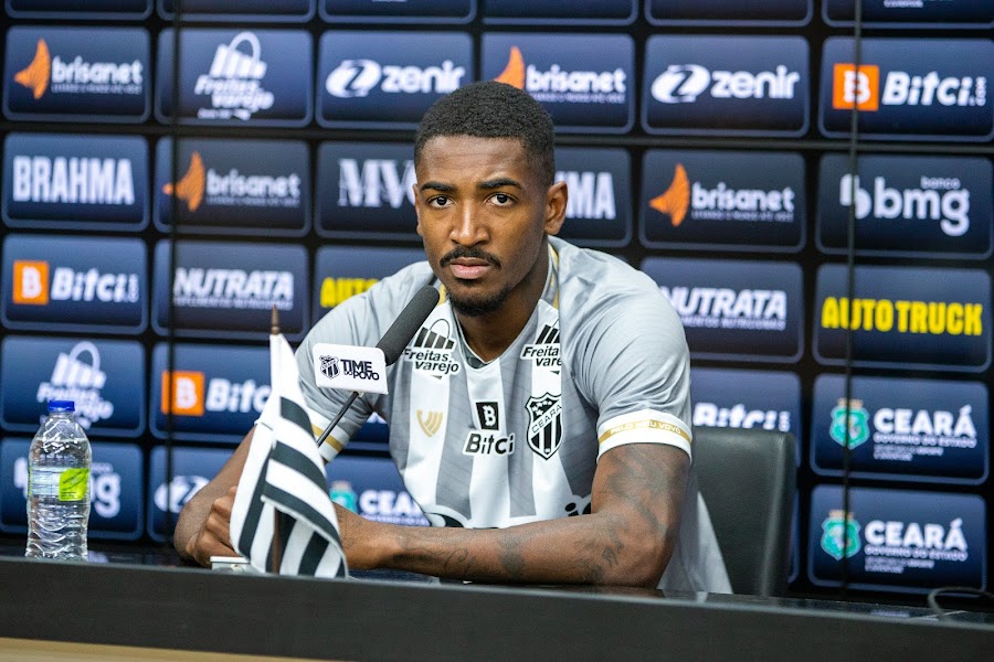 Gabriel Santos é apresentado oficialmente: “Estar aqui é a realização de um sonho”