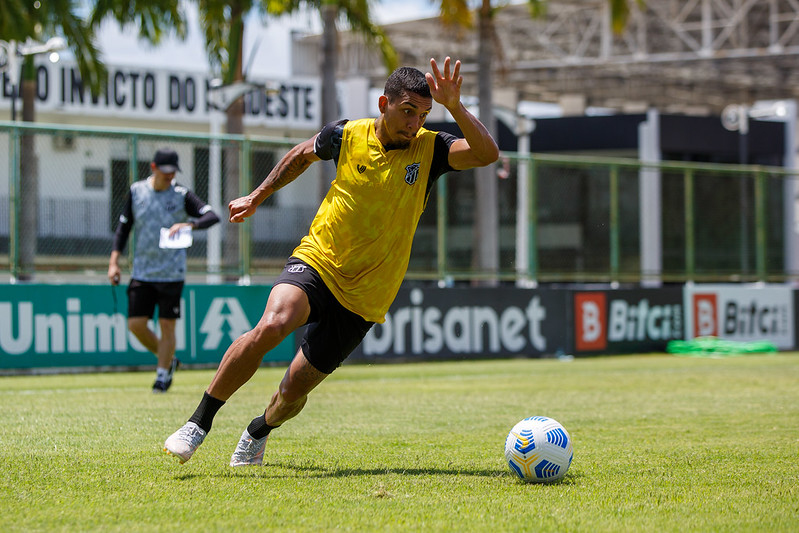 Antes de viagem a Curitiba, Ceará se reapresenta nesta manhã para treino em Porangabuçu