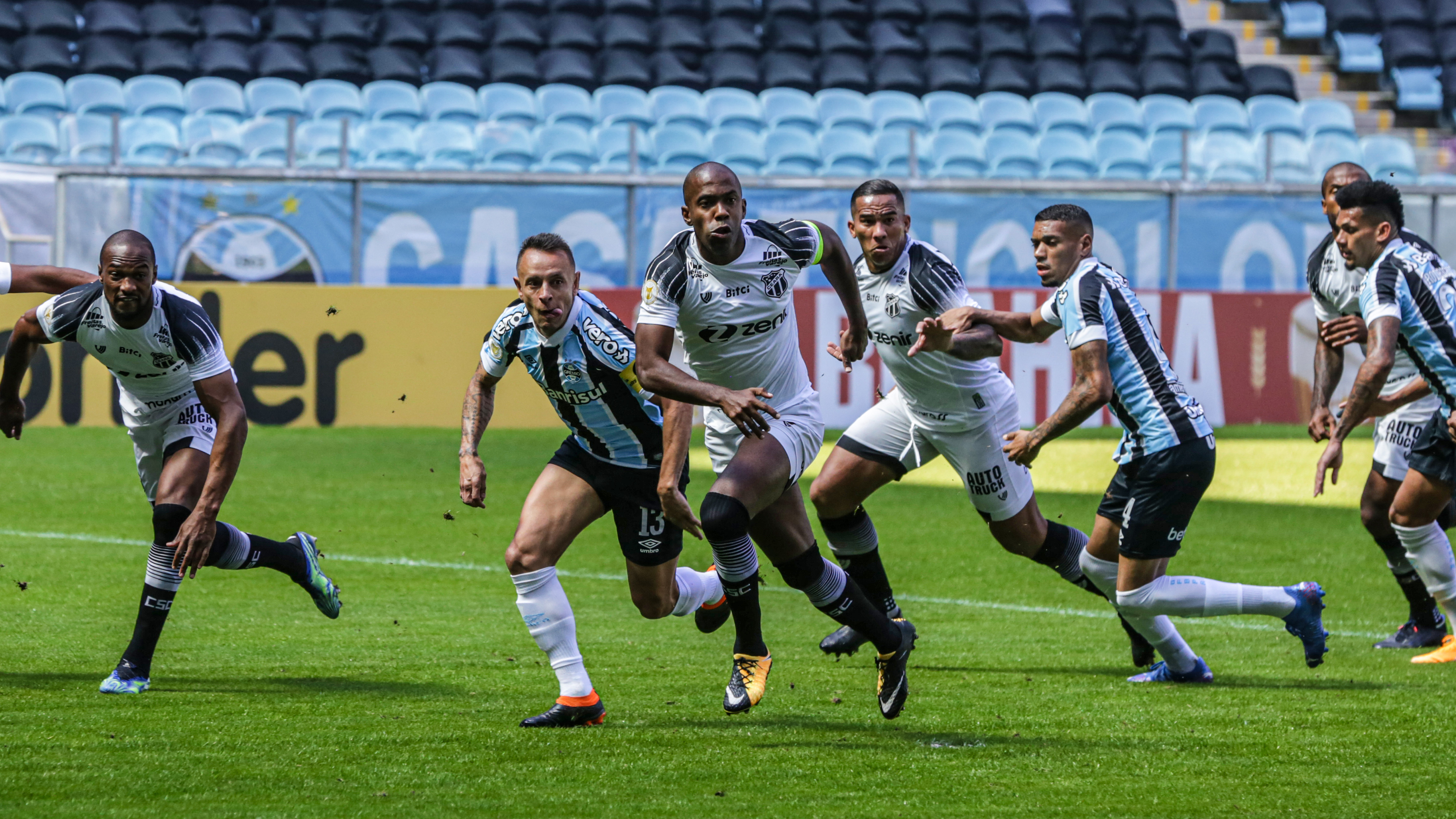 Camp. Brasileiro: Em Porto Alegre, Ceará perde para o Grêmio por 2 a 0