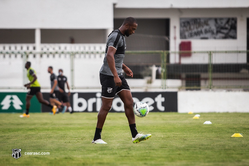 De olho no Vitória/BA, quarta-feira foi de reapresentação em Porangabuçu