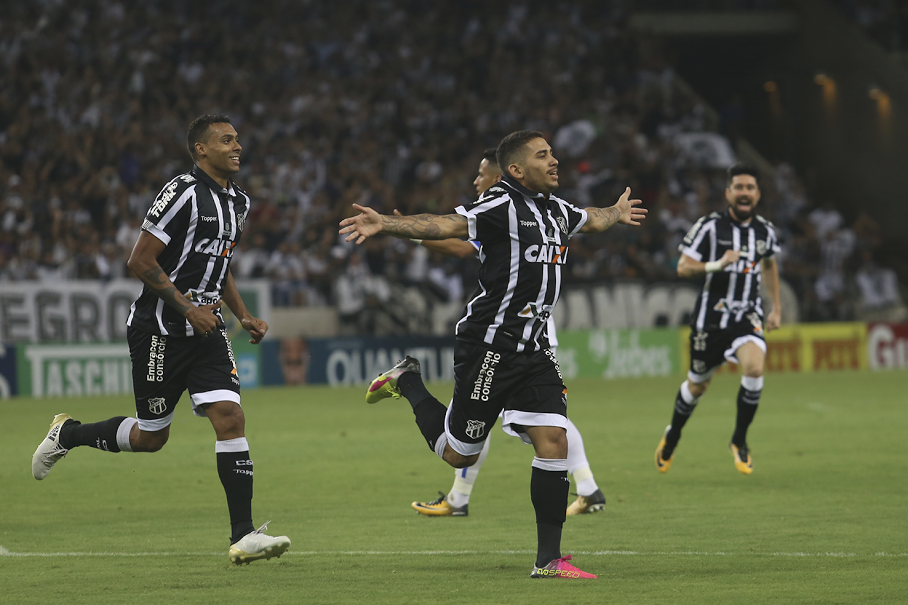 Ceará bate o Paraná, sobe para 3ª posição e se mantém a 4 pontos do 5º colocado