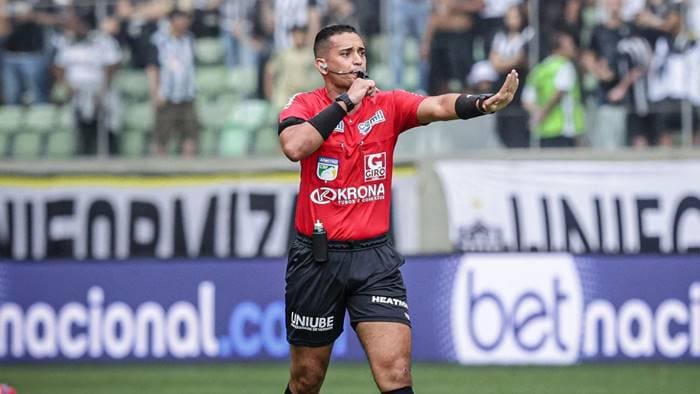 André Luiz Skettino Policarpo Bento (MG) apita Operário-PR x Ceará, pela Série B