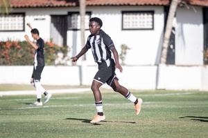 Sub-15: Ceará vence o Ferroviário por 4 a 1 e avança à semifinal do Campeonato Cearense