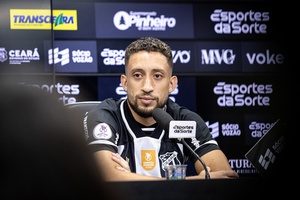 Apresentado à imprensa, Júlio César descreve características e diz: "Atleta versátil"