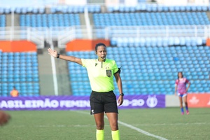 Fut. Feminino: Elizabete Esmeralda apita o Clássico-Rainha pela 6ª rodada do Campeonato Cearense
