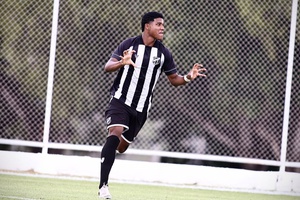 Sub-17: Com hat-trick de Kauan, Ceará vence o FC Atlético por 4 a 0 na Taça Liga Ceará