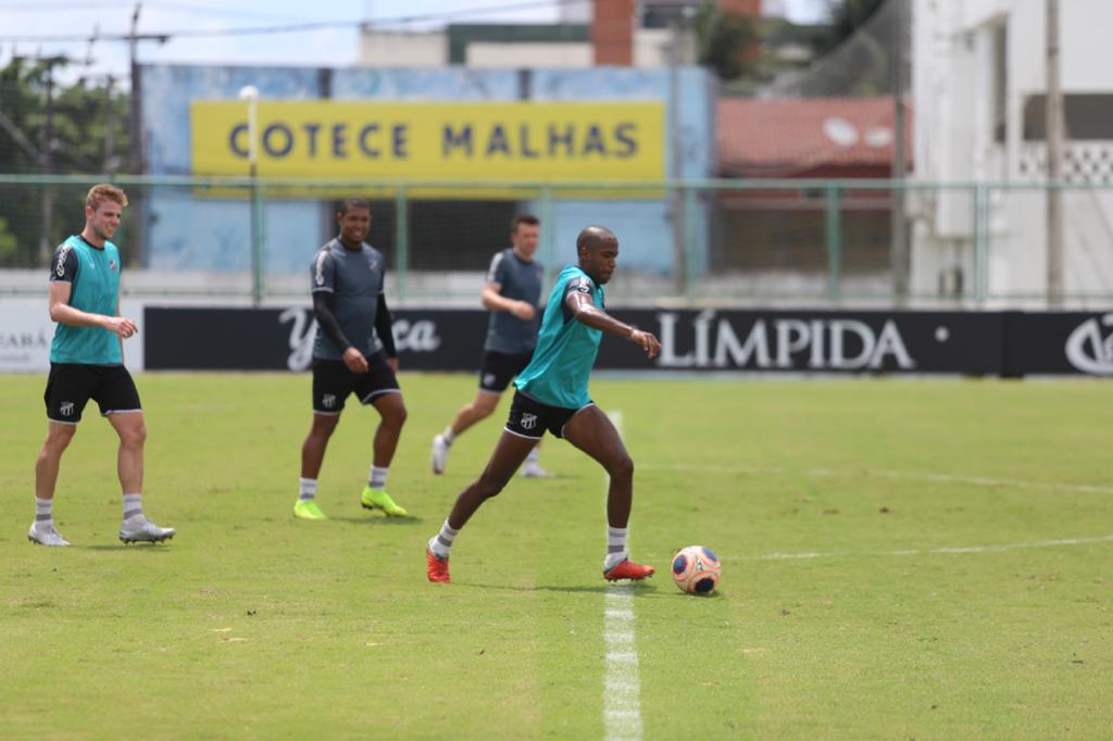 De olho no Sport, Ceará se reapresenta e treina em CAP