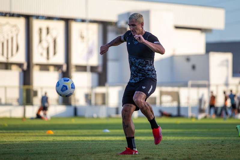 Ceará se reapresenta e inicia segunda semana de preparação para jogo contra o Grêmio