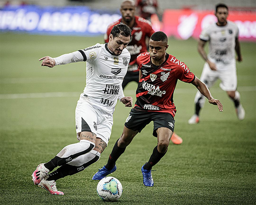 Na Arena da Baixada, Ceará joga bem, mas empata sem gols contra Athletico/PR