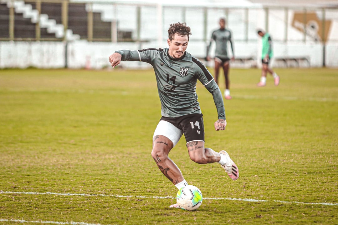 Na véspera da partida diante do Coritiba, elenco realiza treino apronto