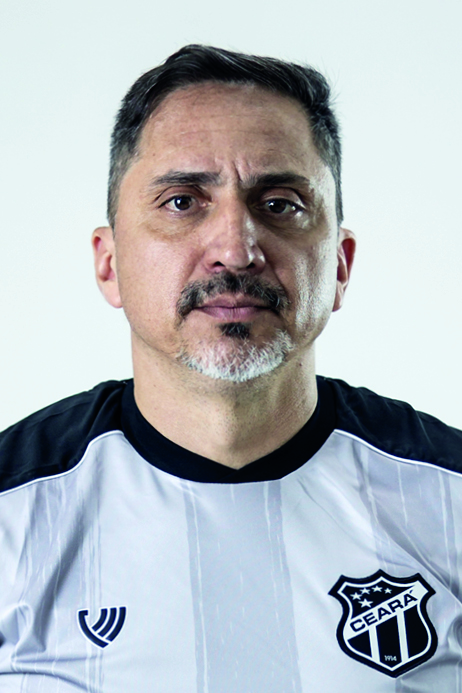 Saiba mais sobre: Eduardo Santos Batista  